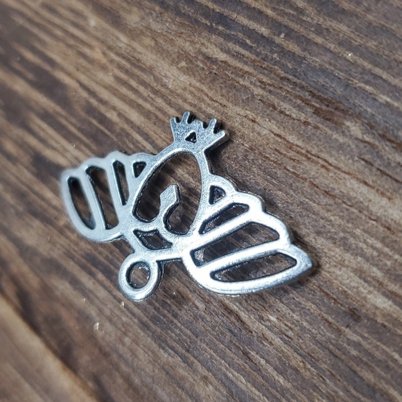 Native flying thunderbird pendant - Picture 2 of 2